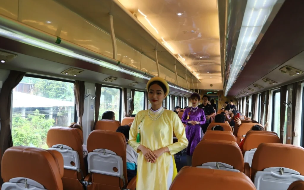 Luxurious Da Nang Hue Train Journey